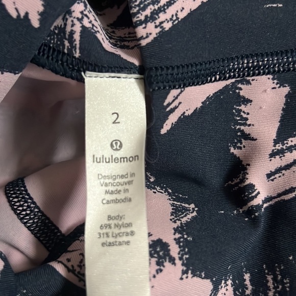 Lululemon Wunder Under High-Rise Tight *Full-On Luxtreme 28” - Picture 5 of 8